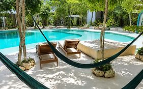 Oasis Yaaxlum